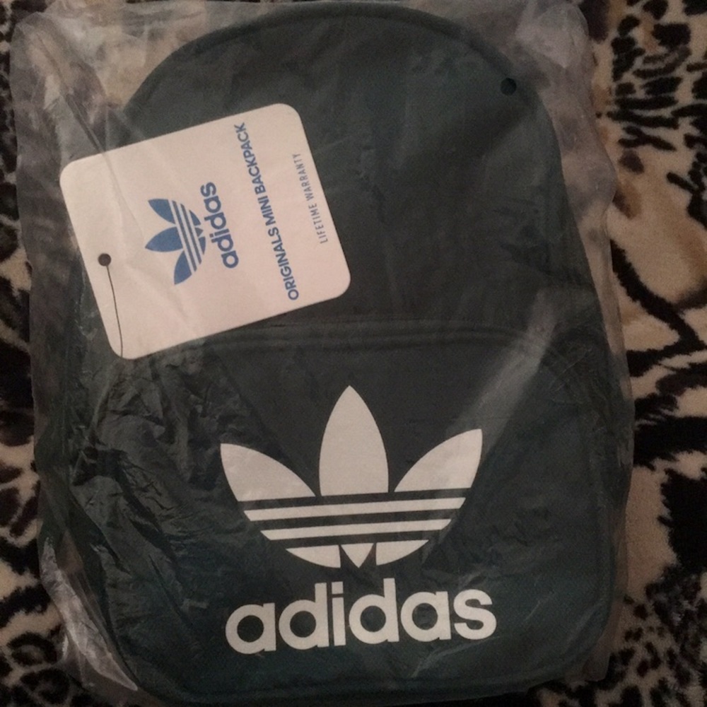 🆕ADIDAS///ORIGINAL GREEN MINI BACKPACK - Picture 7 of 7